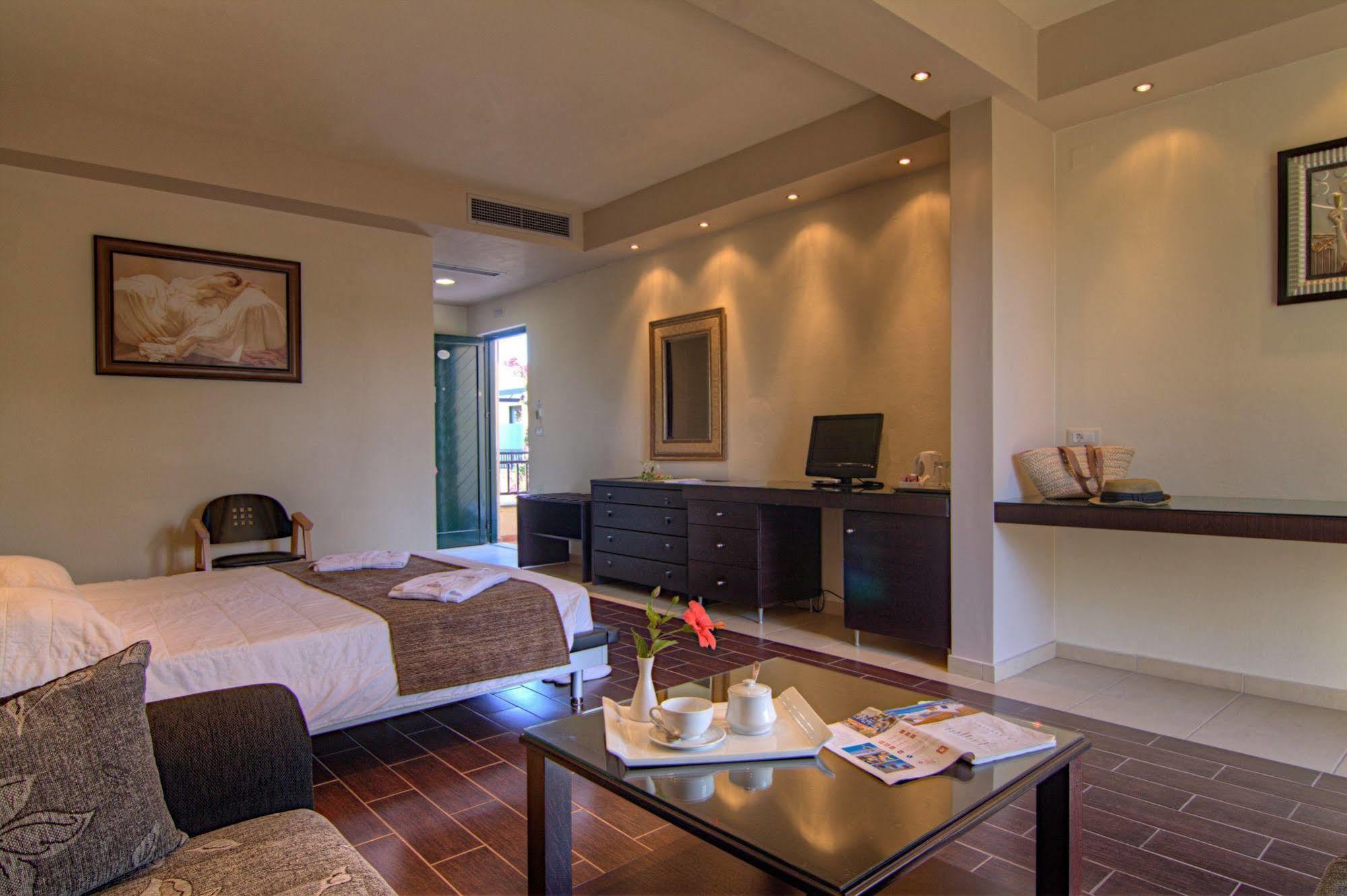 Solimar Aquamarine Resort يورانيون المظهر الخارجي الصورة